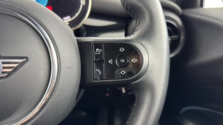 MINI Hatchback 135kW Cooper S Level 2 33kWh 3dr Auto Electric Hatchback